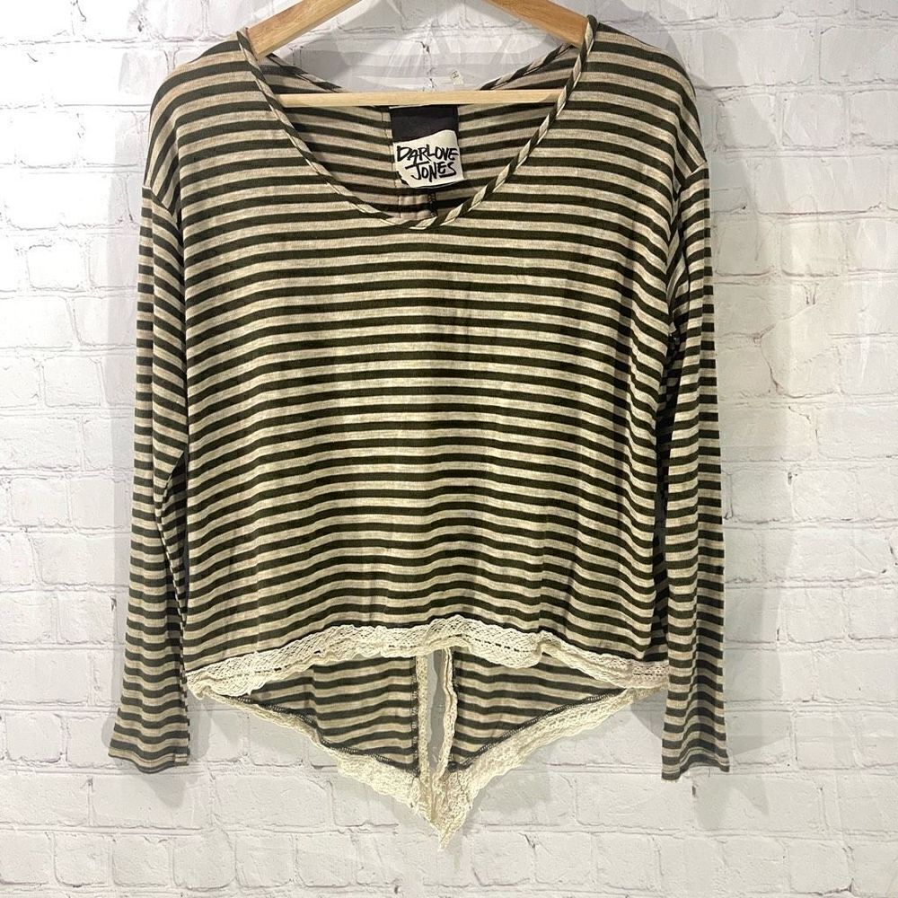 Darlove Jones Long Sleeve